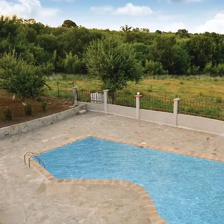 Feriehus Five-bedroom Holiday In Lozenets